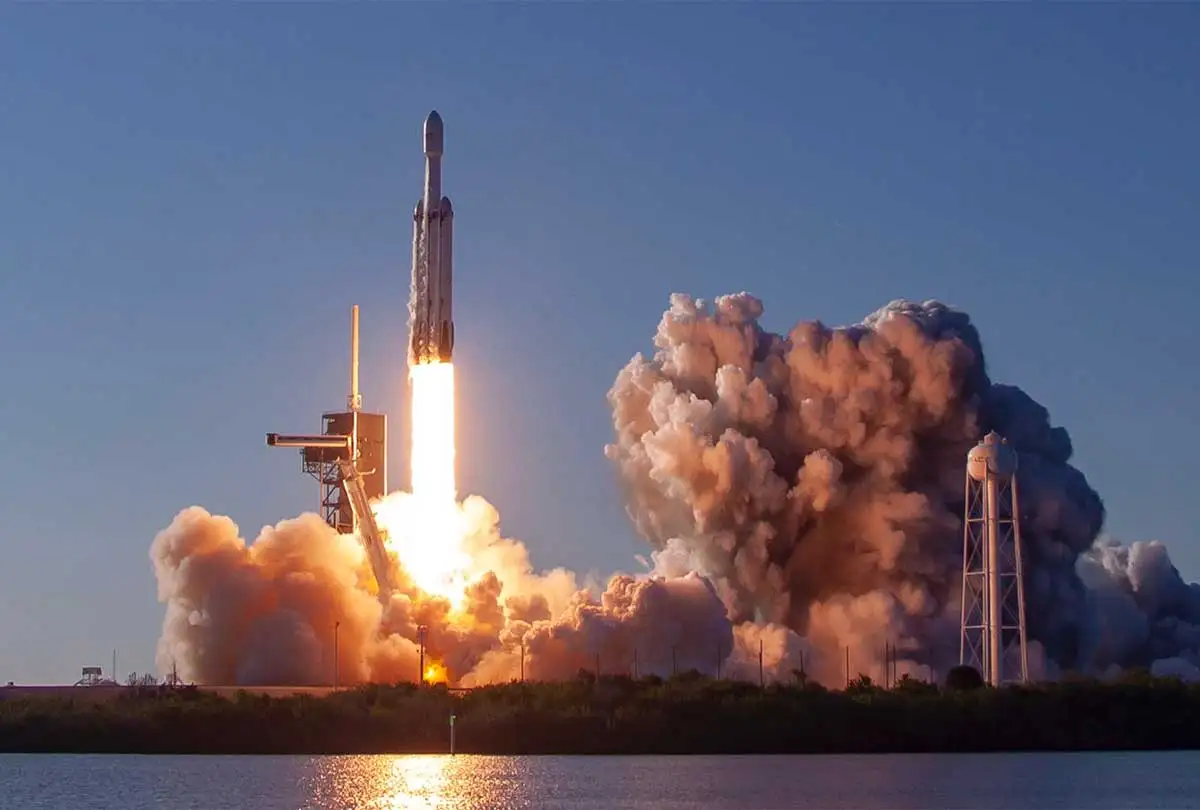 Evolusi Roket: Dari V-2 hingga Falcon Heavy